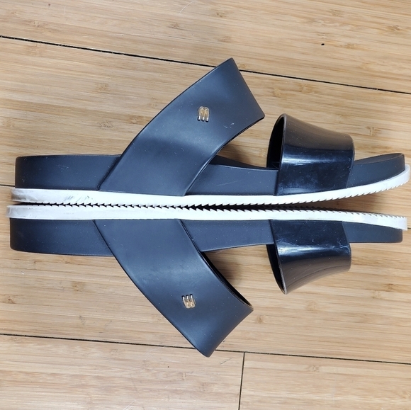 Melissa Black Slide Sandals Size 6 Spring Summer Beach Vacation - Picture 6 of 8